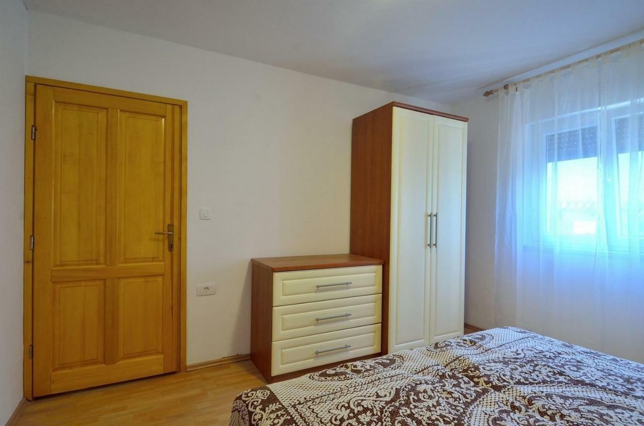 בוזט Apartment Nada With Private Pool מראה חיצוני תמונה