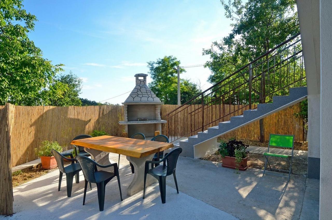 בוזט Apartment Nada With Private Pool מראה חיצוני תמונה